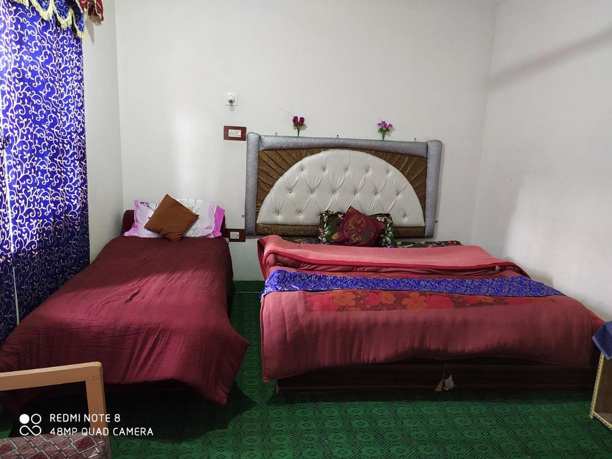 Srīnagar Hotel New Heaven Canal מראה חיצוני תמונה