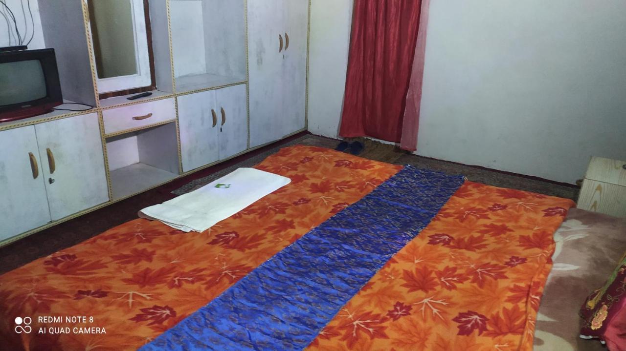 Srīnagar Hotel New Heaven Canal מראה חיצוני תמונה
