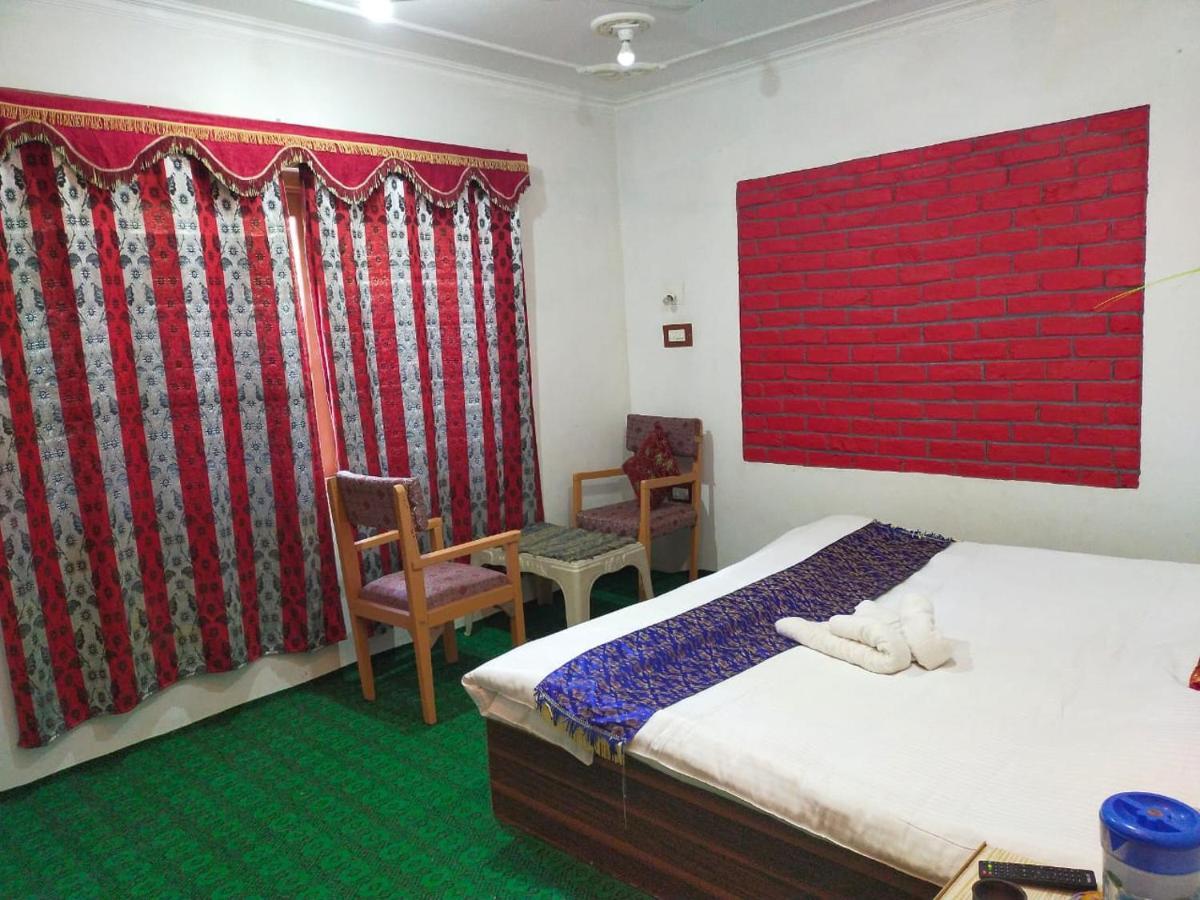 Srīnagar Hotel New Heaven Canal מראה חיצוני תמונה