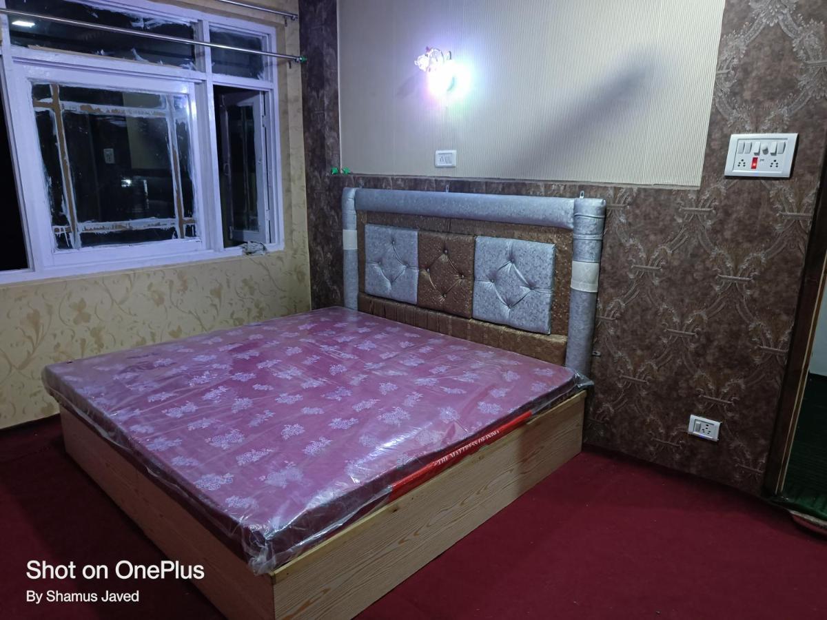 Srīnagar Hotel New Heaven Canal מראה חיצוני תמונה