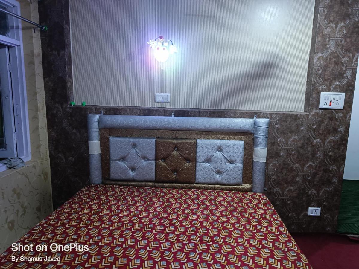 Srīnagar Hotel New Heaven Canal מראה חיצוני תמונה