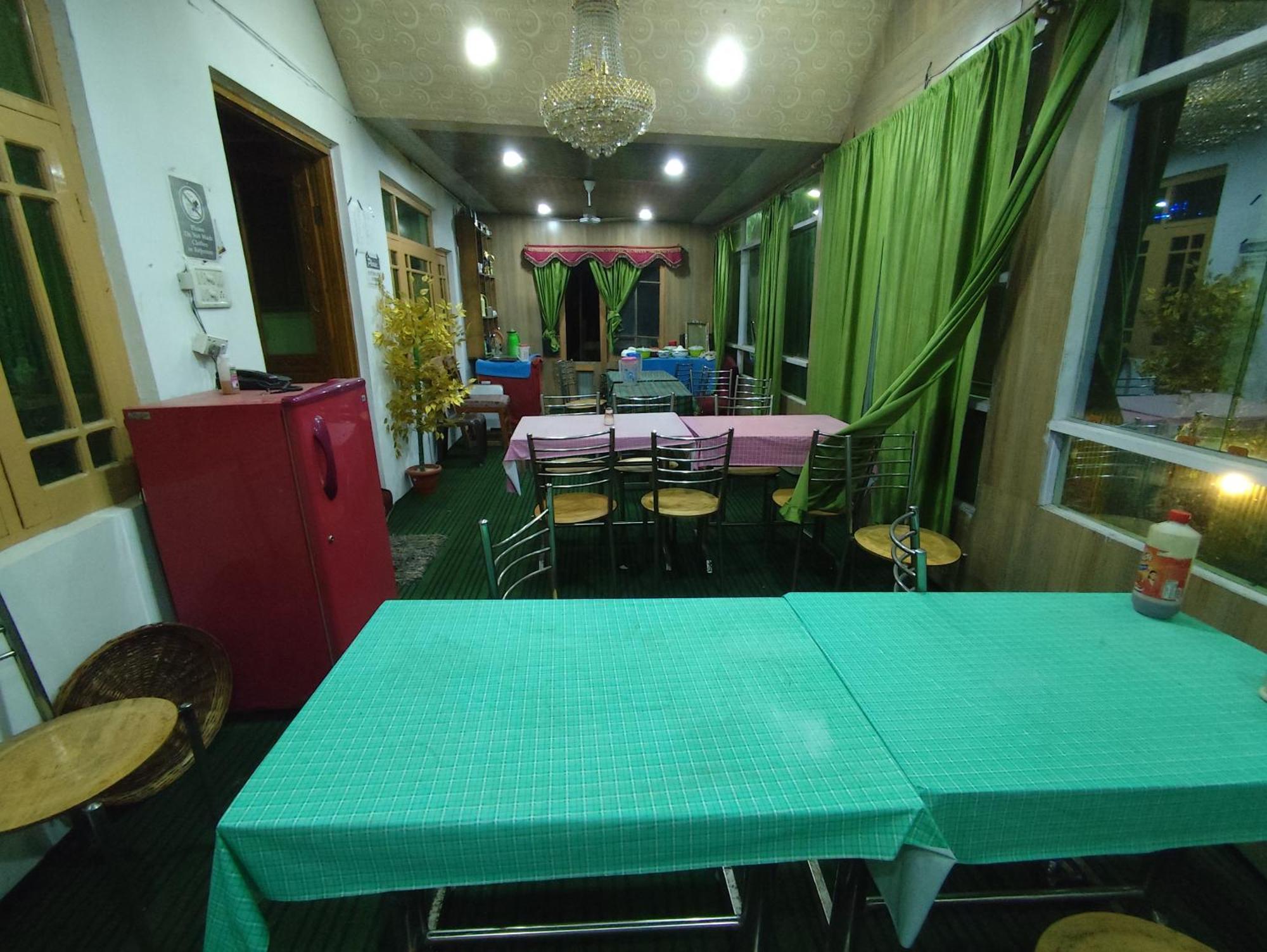 Srīnagar Hotel New Heaven Canal מראה חיצוני תמונה
